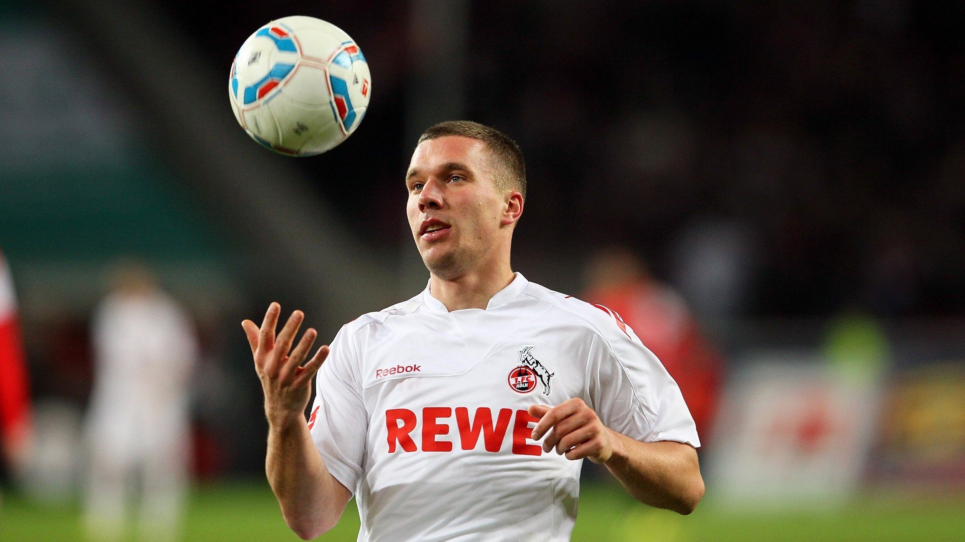 开云体育下载入口-弗赖堡主场1-0战胜斯图加特，保级关键三分，弗赖堡对菲尔特